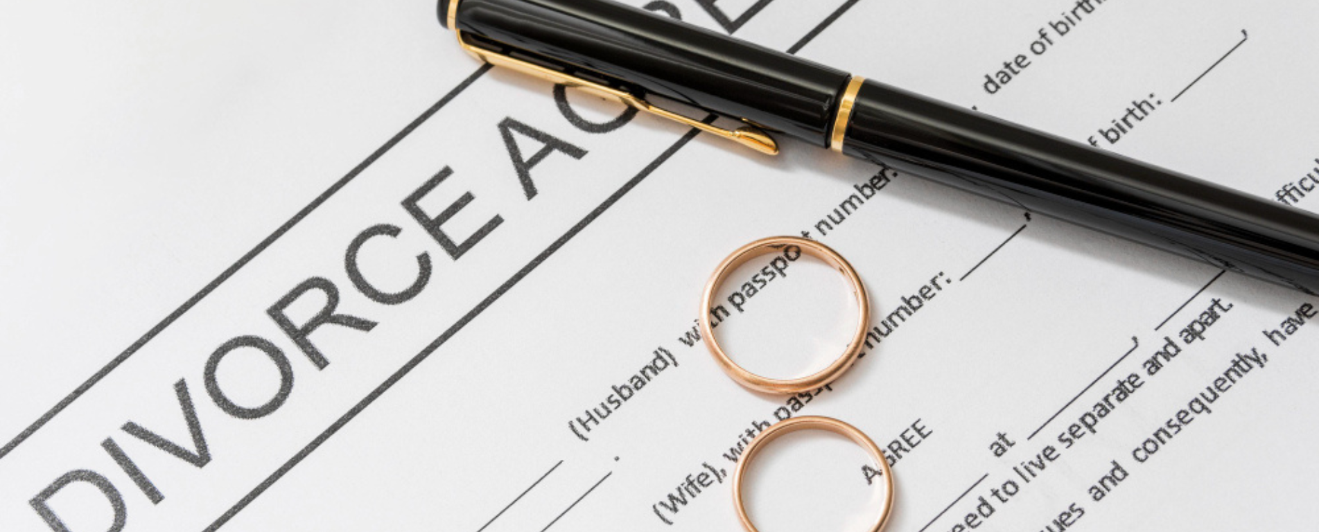 what does a divorce lawyer do